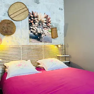 Souleiado St Remy Centre Tout Confort Apartment